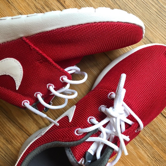 Nike Roshe One - Picture 1 of 4
